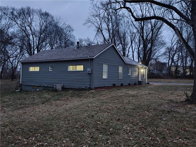 701 N Allen Road, Independence, MO 64050