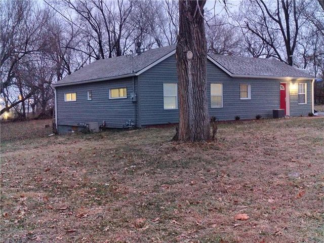 701 N Allen Road, Independence, MO 64050
