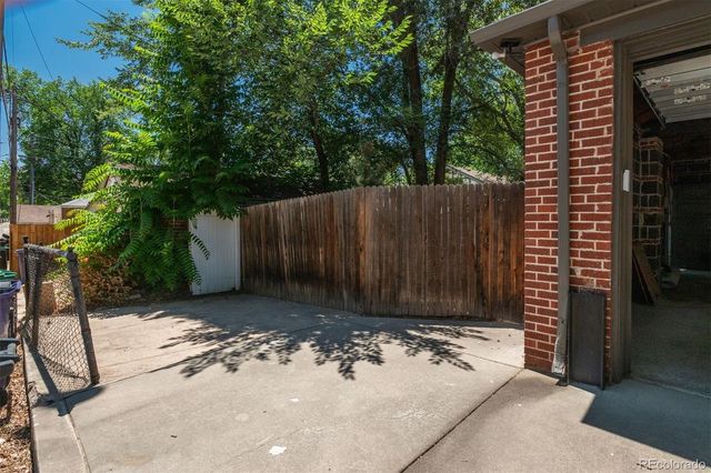 668 S Corona Street, Denver, CO 80209
