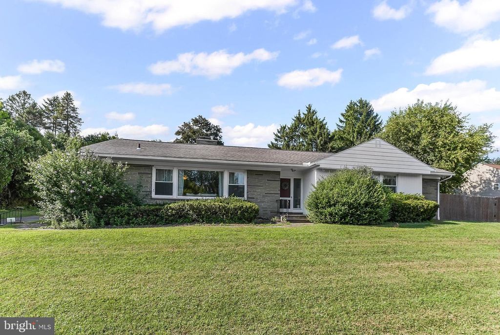 1405 CARDINAL DR, Coatesville, PA 19320