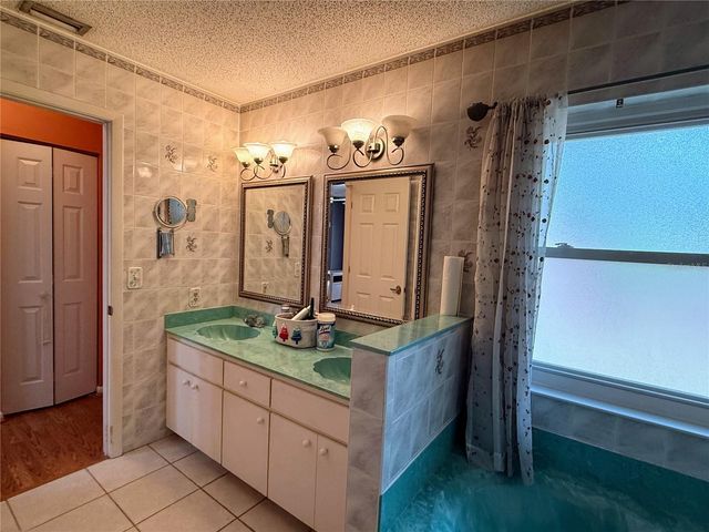 6 BISCAYNE DRIVE, Palm Coast, FL 32137