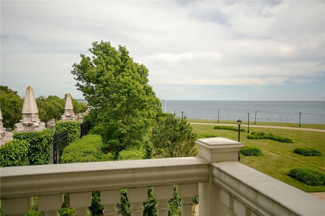 241 Ruggles Avenue B, Newport, RI 02840