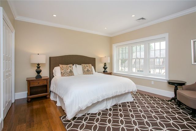 241 Ruggles Avenue B, Newport, RI 02840