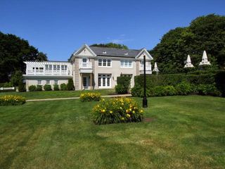 241 Ruggles Avenue B, Newport, RI 02840