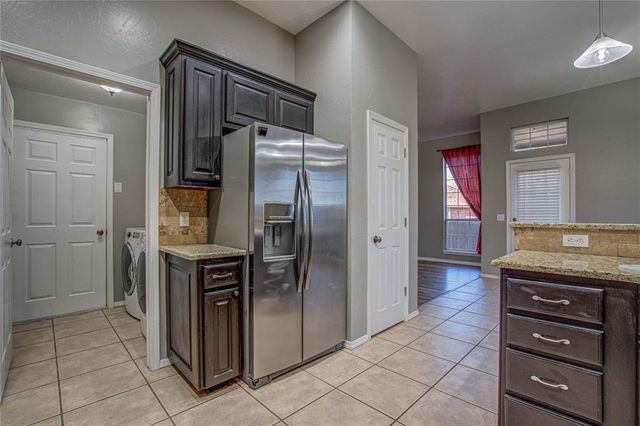 2800 Clearwater Circle, Edmond, OK 73003