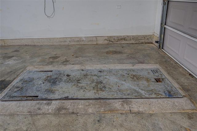 2800 Clearwater Circle, Edmond, OK 73003