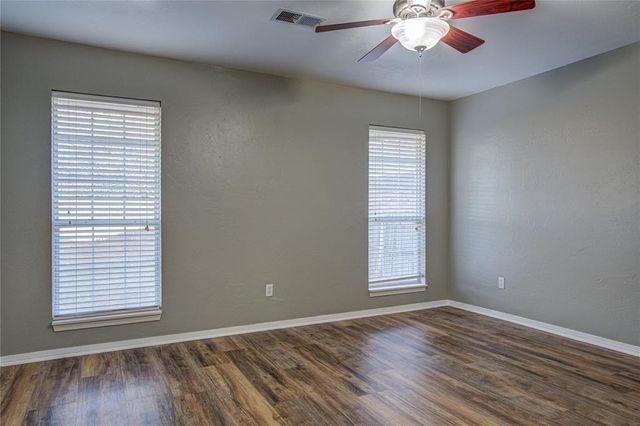 2800 Clearwater Circle, Edmond, OK 73003