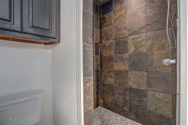 2800 Clearwater Circle, Edmond, OK 73003