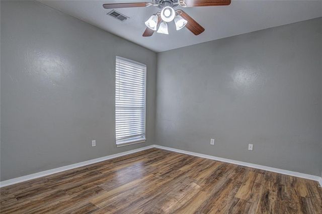 2800 Clearwater Circle, Edmond, OK 73003