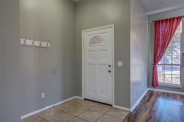 2800 Clearwater Circle, Edmond, OK 73003