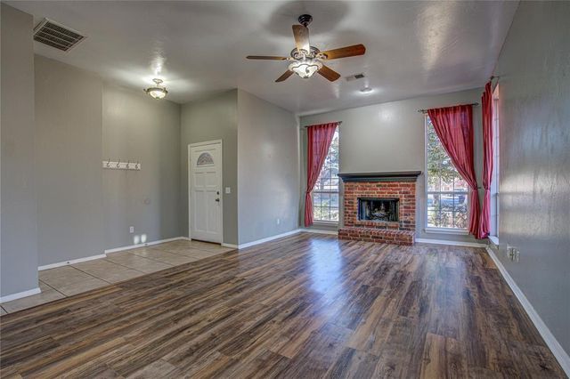 2800 Clearwater Circle, Edmond, OK 73003