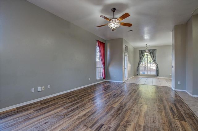 2800 Clearwater Circle, Edmond, OK 73003