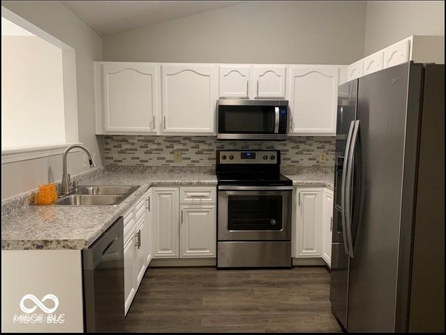 15002 Silver Thorne Way, Carmel, IN 46033