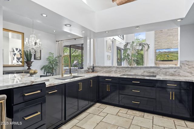 6198 N 28TH Place, Phoenix, AZ 85016