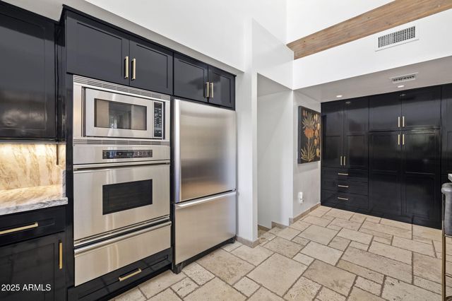 6198 N 28TH Place, Phoenix, AZ 85016