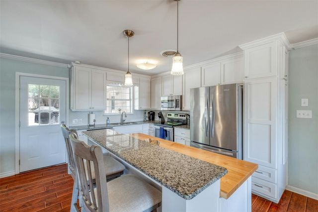 1208 Country Club RD, Georgetown, TX 78628