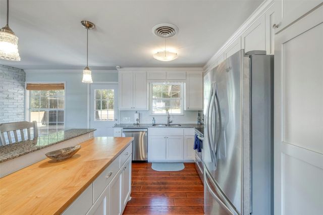 1208 Country Club RD, Georgetown, TX 78628