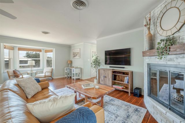 1208 Country Club RD, Georgetown, TX 78628