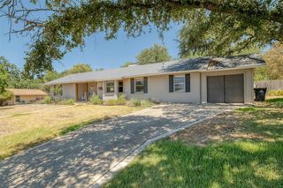 1208 Country Club RD, Georgetown, TX 78628