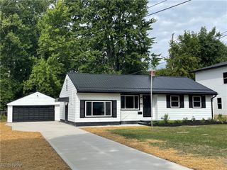 760 E 344th Street, Eastlake, OH 44095