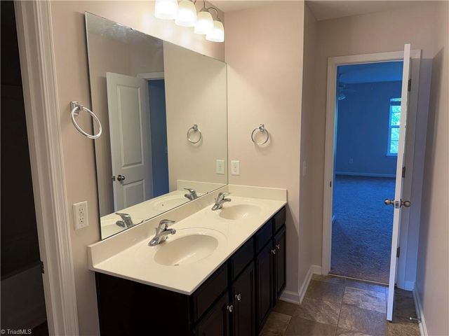 4008 Highland Creek Court, Pfafftown, NC 27040