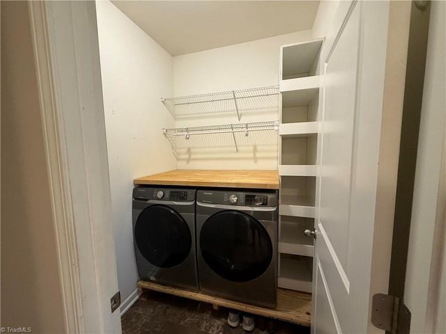 4008 Highland Creek Court, Pfafftown, NC 27040