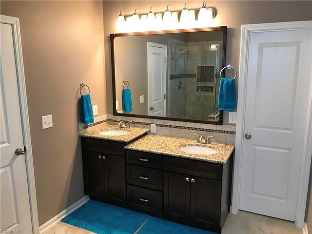 4008 Highland Creek Court, Pfafftown, NC 27040