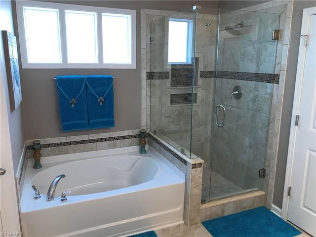 4008 Highland Creek Court, Pfafftown, NC 27040