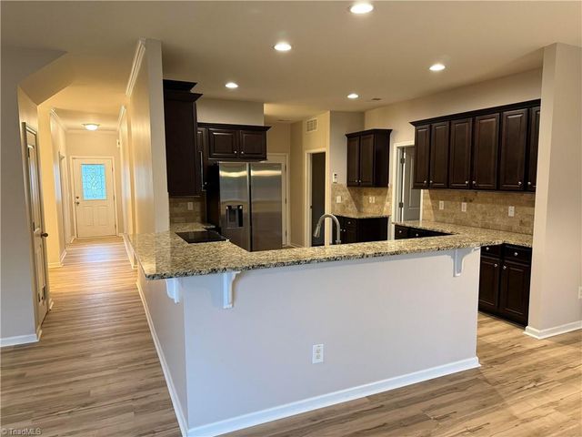 4008 Highland Creek Court, Pfafftown, NC 27040