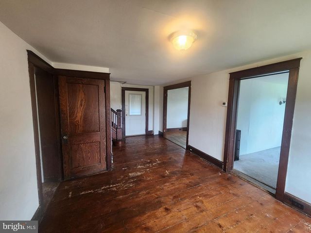 2296 VALLEY RD, Manheim, PA 17545
