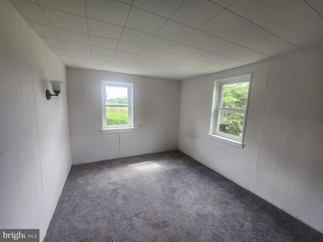 2296 VALLEY RD, Manheim, PA 17545