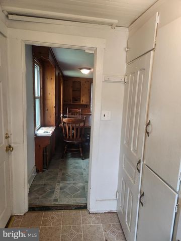 2296 VALLEY RD, Manheim, PA 17545