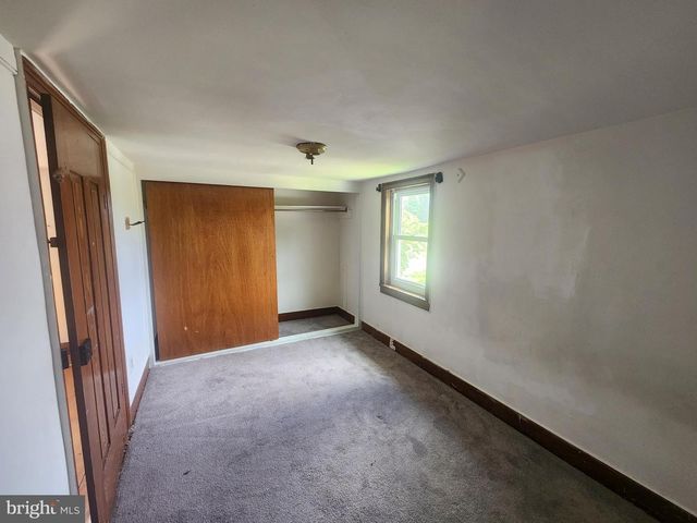 2296 VALLEY RD, Manheim, PA 17545