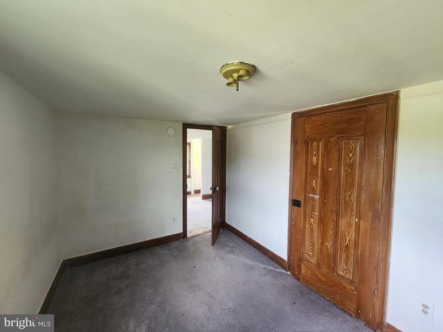 2296 VALLEY RD, Manheim, PA 17545