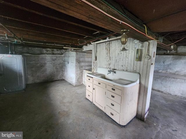 2296 VALLEY RD, Manheim, PA 17545