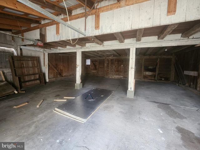 2296 VALLEY RD, Manheim, PA 17545
