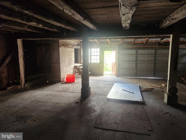 2296 VALLEY RD, Manheim, PA 17545