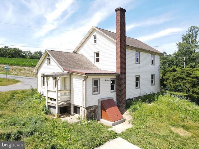 2296 VALLEY RD, Manheim, PA 17545
