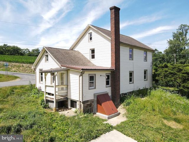 2296 VALLEY RD, Manheim, PA 17545