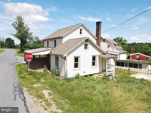 2296 VALLEY RD, Manheim, PA 17545