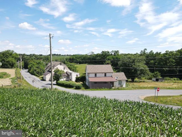 2296 VALLEY RD, Manheim, PA 17545