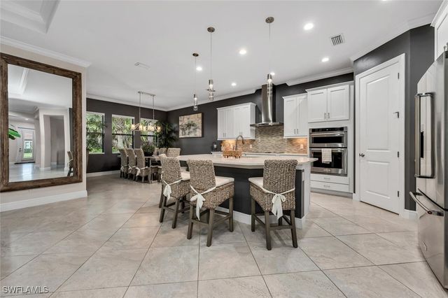 4664 Abaca CIR, Naples, FL 34119