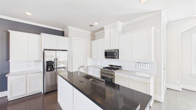 2724 Rutland Street, Houston, TX 77008