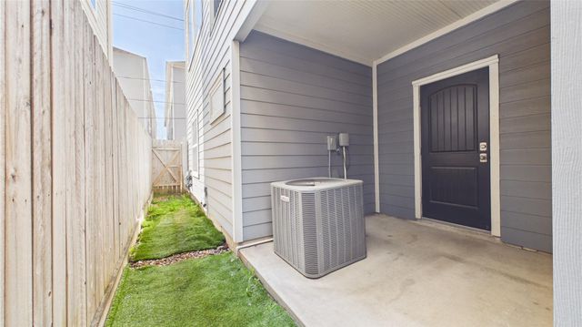 2724 Rutland Street, Houston, TX 77008