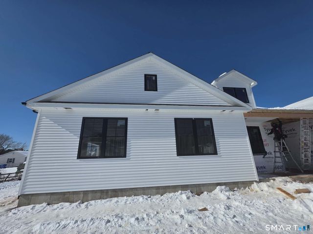 290 Gardner Street, Manchester, CT 06040