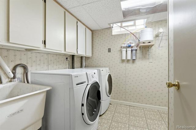 3345 Maidstone Street, Trenton, MI 48183