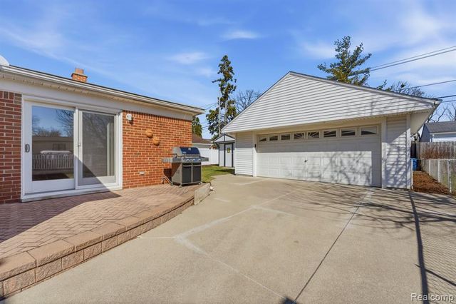 3345 Maidstone Street, Trenton, MI 48183