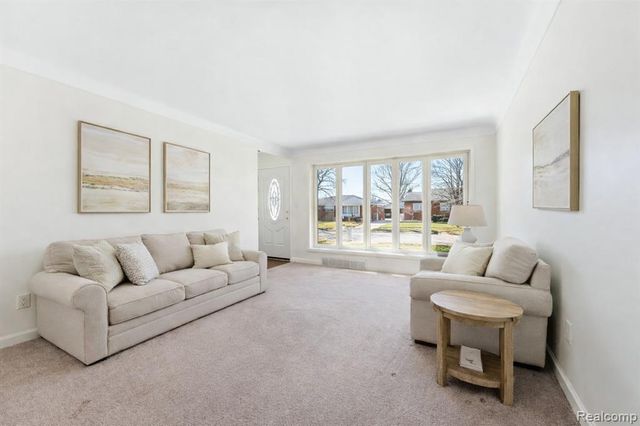 3345 Maidstone Street, Trenton, MI 48183