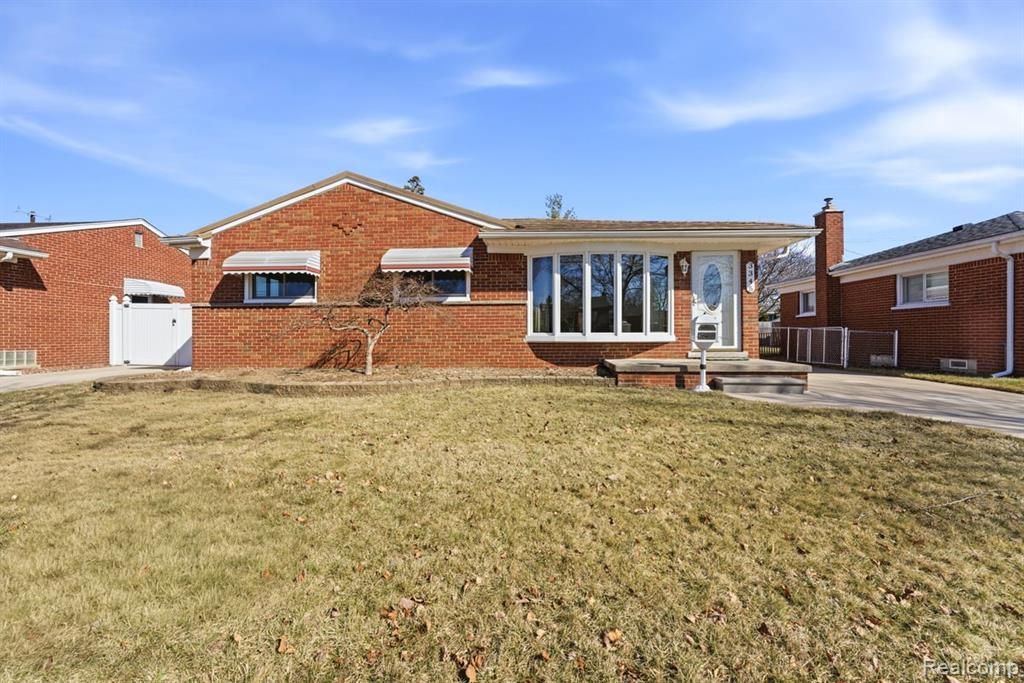 3345 Maidstone Street, Trenton, MI 48183