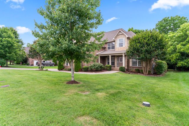 1002 Glessner DR, Spring Hill, TN 37174
